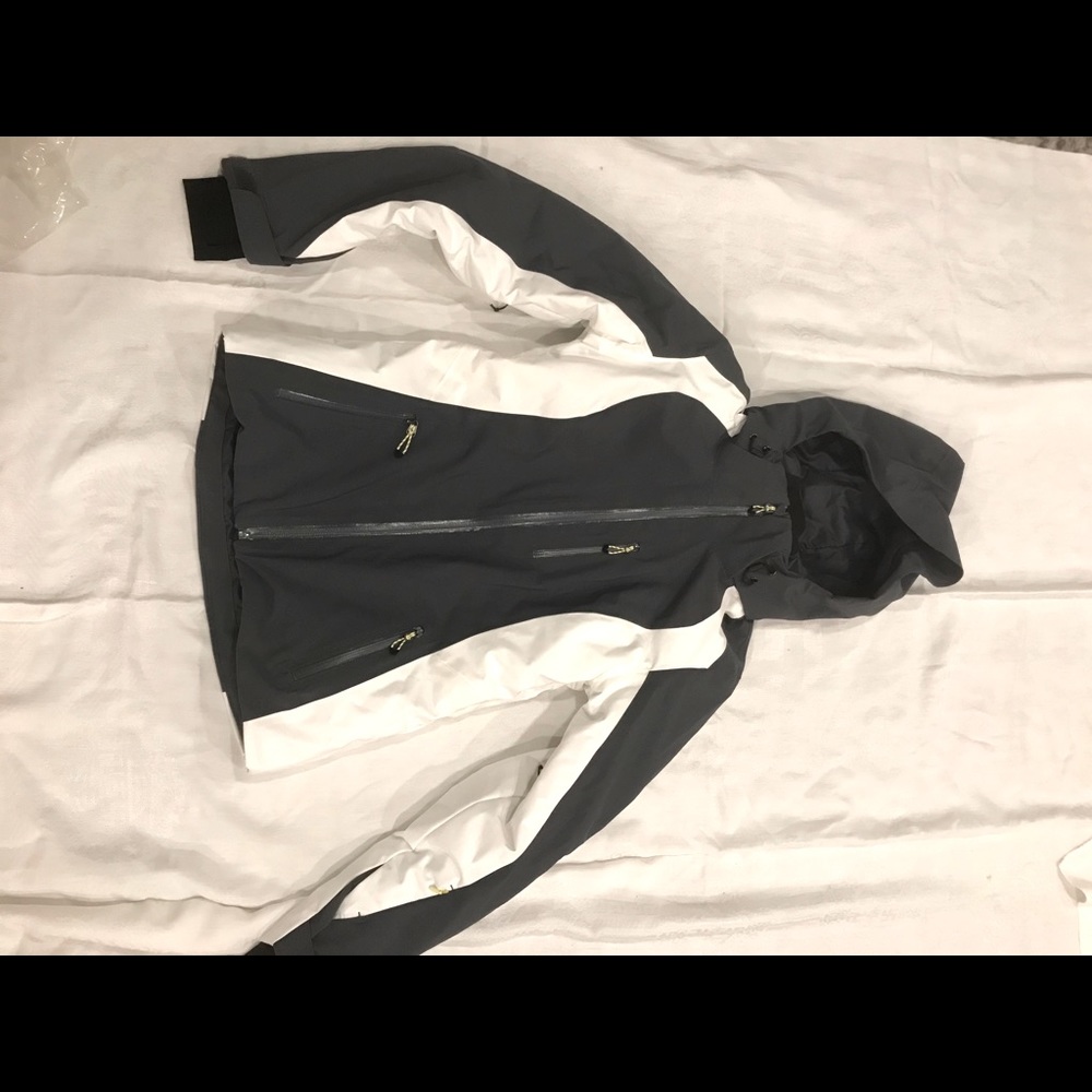 COPY - Ski jacket new w tags